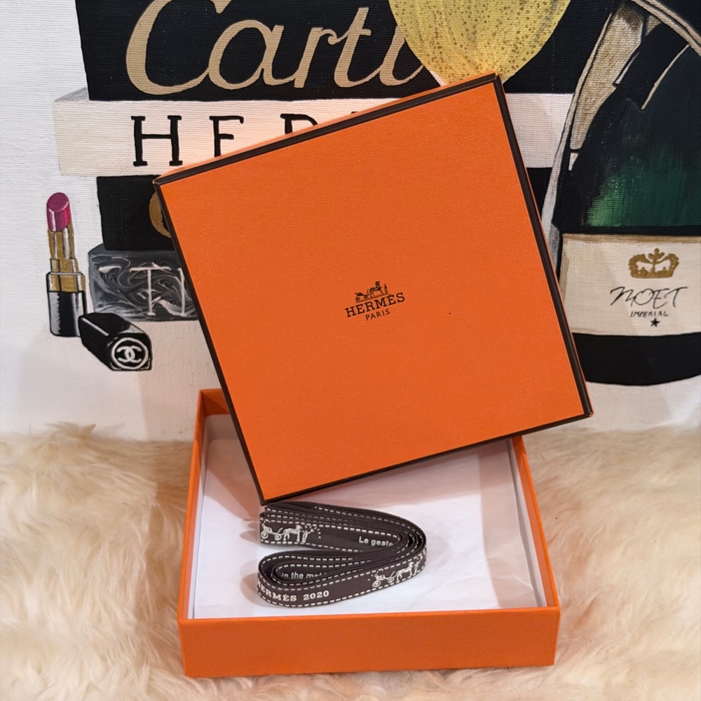 🔥 Hermès Box for Jewelry or Compact Wallet w/ Ribbon